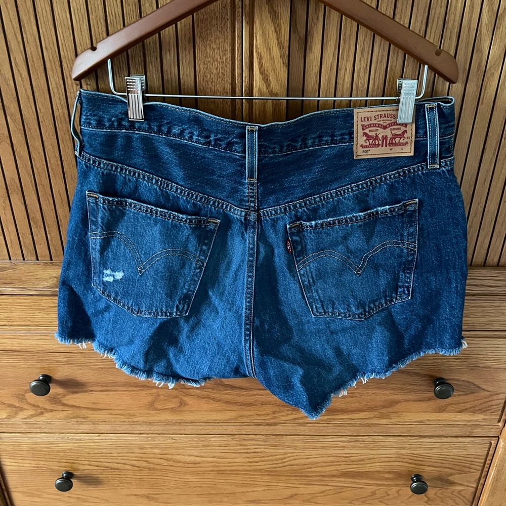 Levi’s Jean shorts. Size 33” (16). New.